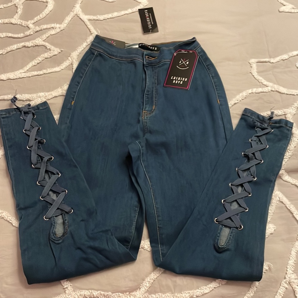 High Rise Skinny Jeans - Picture 2 of 3